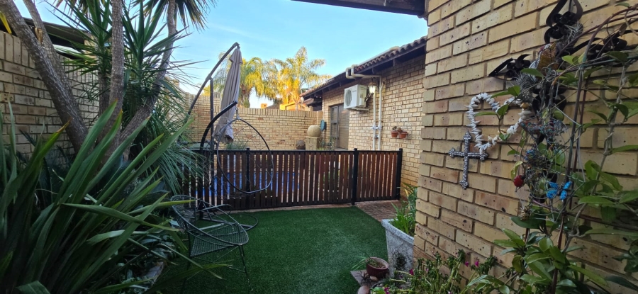 3 Bedroom Property for Sale in Wilkoppies North West